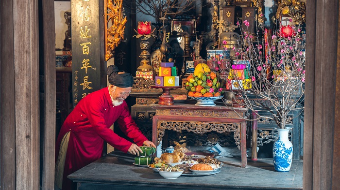 Geniuses of the Home Vietnam altar